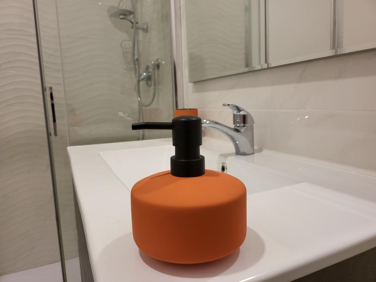 Bagno privato - 5 minuti a piedi dalla stazione - Self Check-in - Netflix Bologna Esterno foto