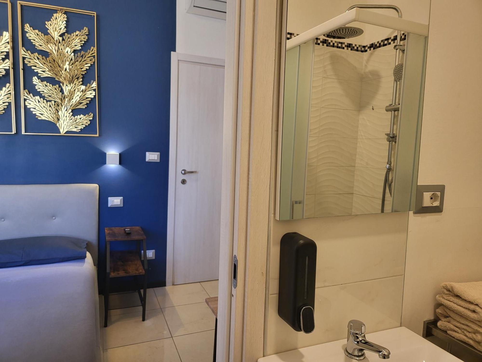 Bagno privato - 5 minuti a piedi dalla stazione - Self Check-in - Netflix Bologna Esterno foto
